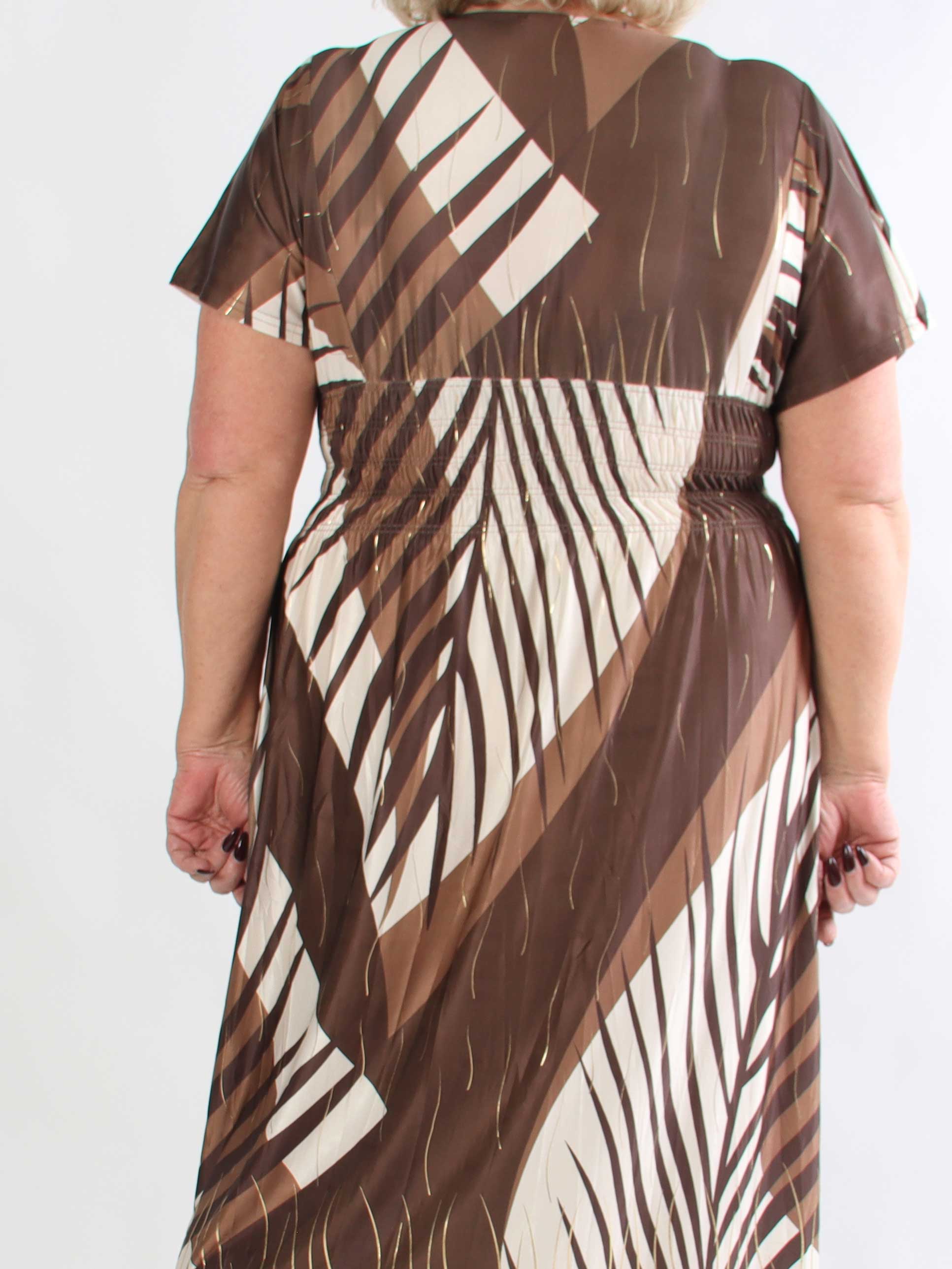 Pams Figure - Lång stretchig mönstrad plus size klänning med fickor